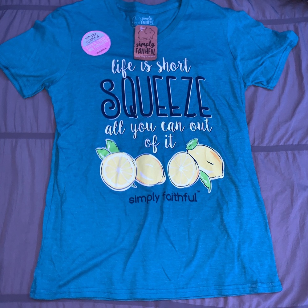 NWT simply faithful graphic tee